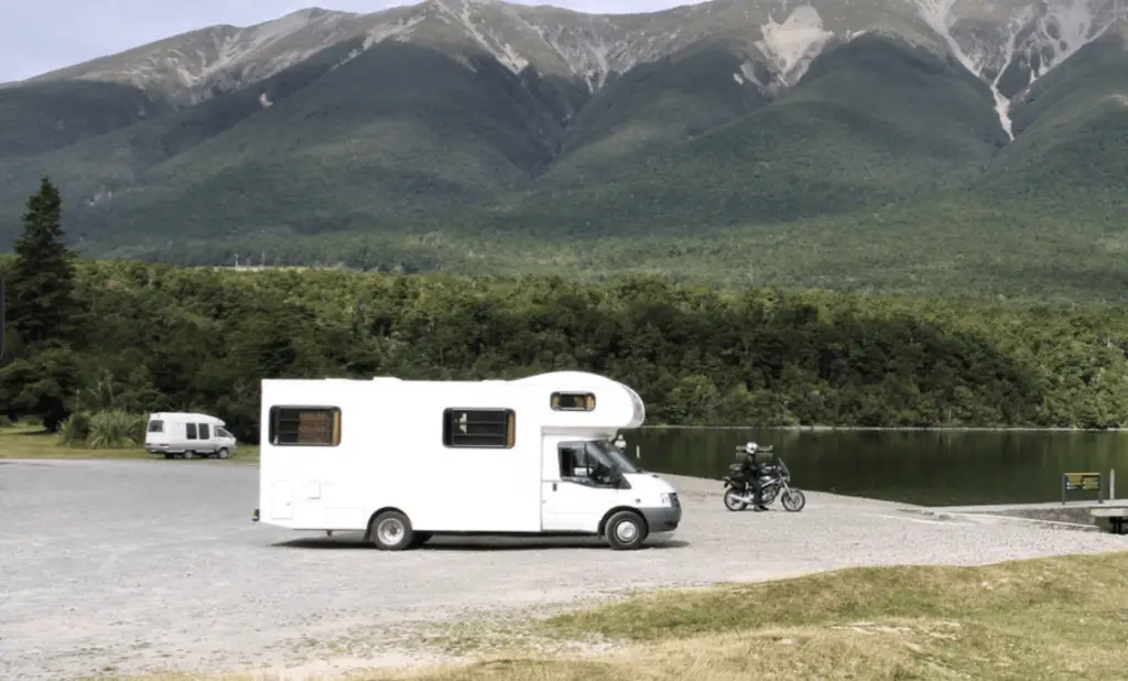 Is it legal to live in a trailer on private land in New Zealand?