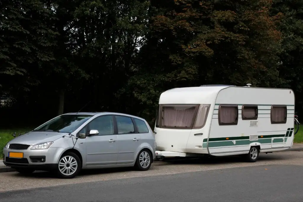 Rules For Towing A Caravan With A Car